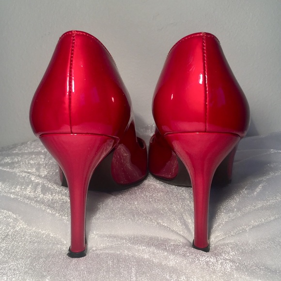 Stuart Weitzman Red Patent Leather Pump - Picture 5 of 7